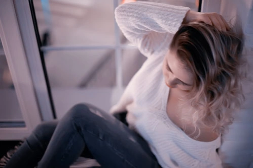 Молодая женщина с симптомами нимфомании